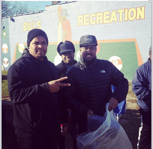 Community supporters at the blanket drive by Bills Recreation mural